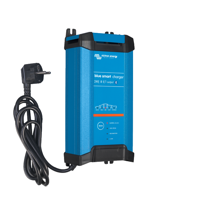 BlueSmart IP22 24/8(1) 230V CEE 7/7 Victron Energy battery charger